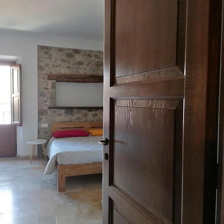 Deiana Bed and Breakfast Santu Lussurgiu Exteriör bild