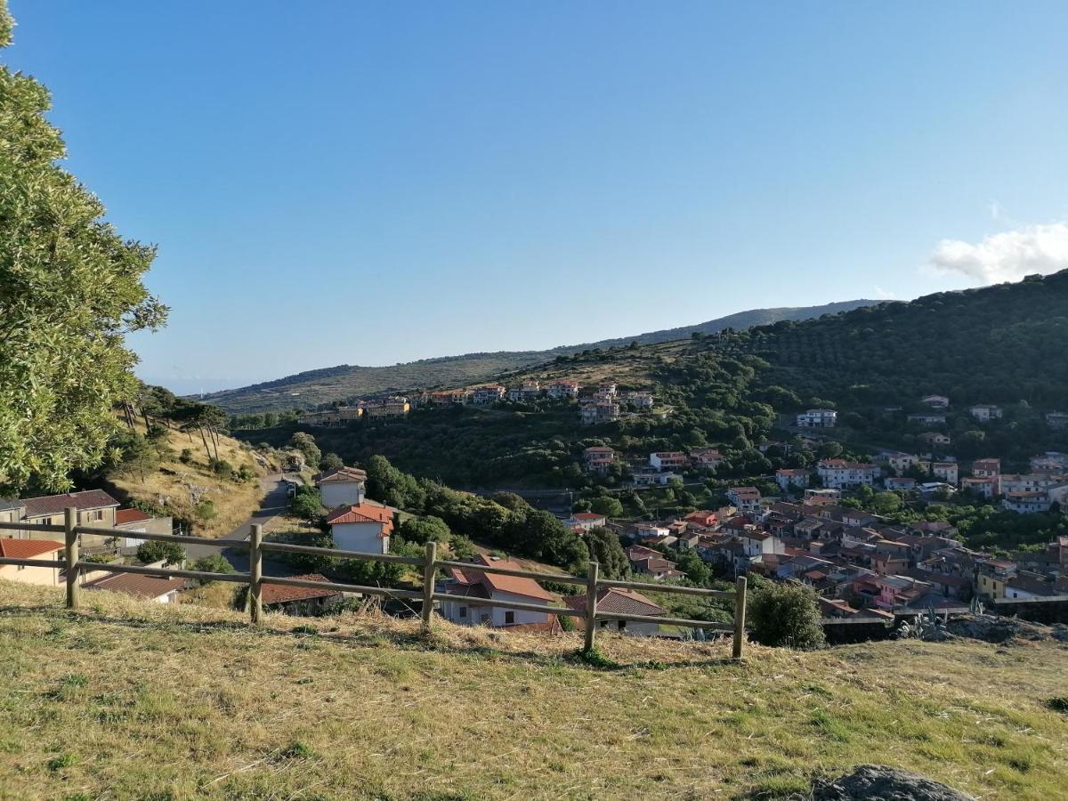 Deiana Bed and Breakfast Santu Lussurgiu Exteriör bild