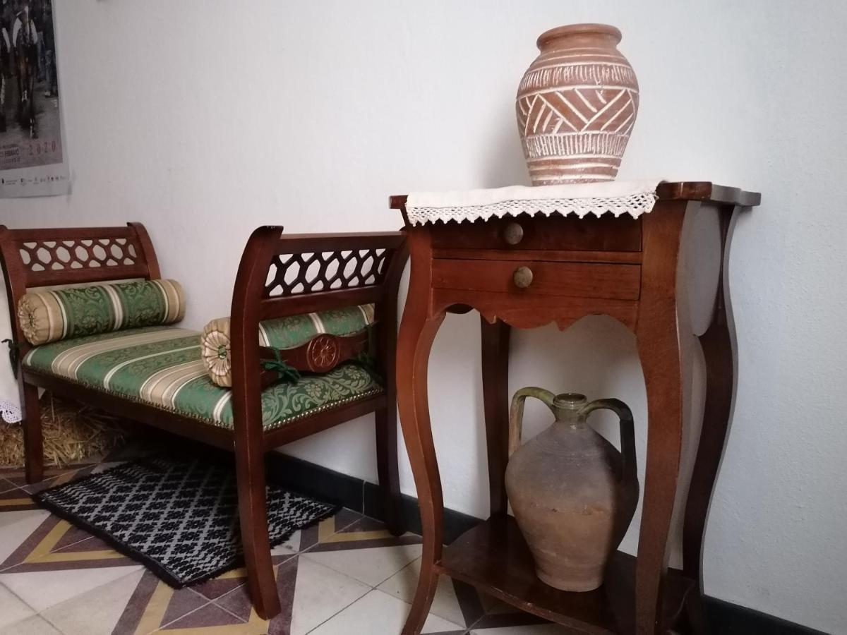 Deiana Bed and Breakfast Santu Lussurgiu Exteriör bild