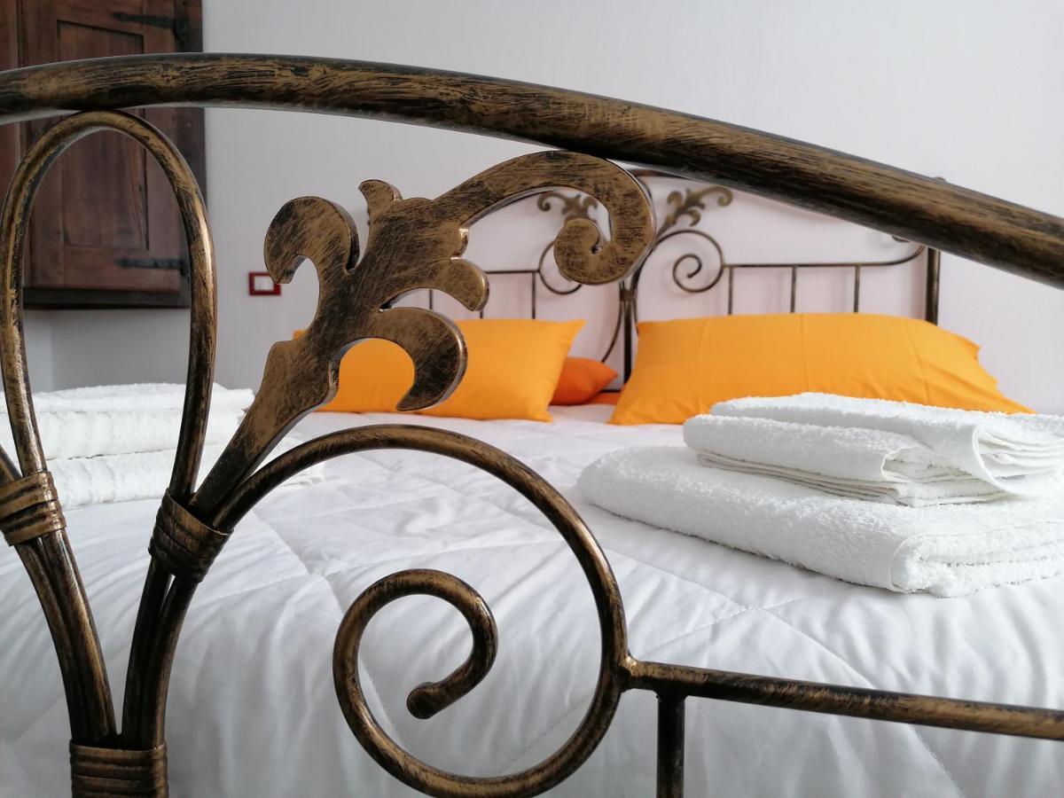Deiana Bed and Breakfast Santu Lussurgiu Exteriör bild