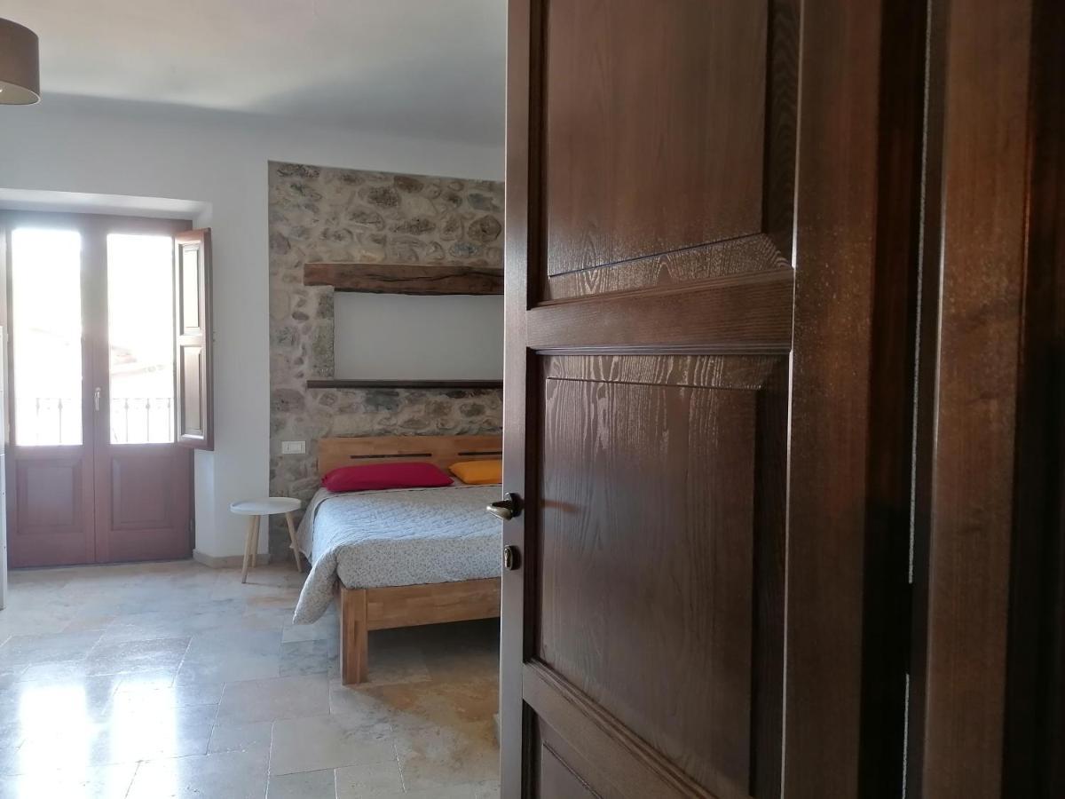 Deiana Bed and Breakfast Santu Lussurgiu Exteriör bild