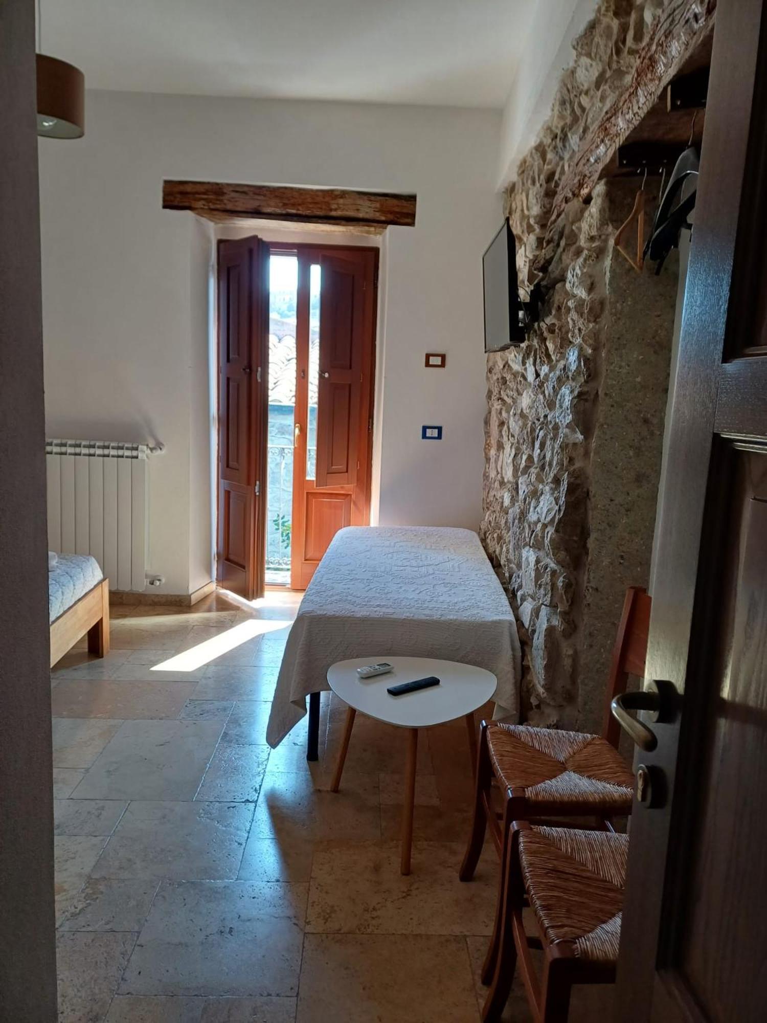 Deiana Bed and Breakfast Santu Lussurgiu Exteriör bild